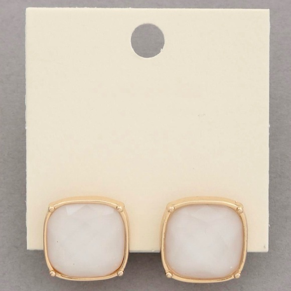 The Petal Jewelry - Elegant Snow White and Gold Stud Earrings